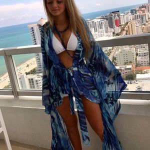 Swimsuit cover bout in vegas really pretty